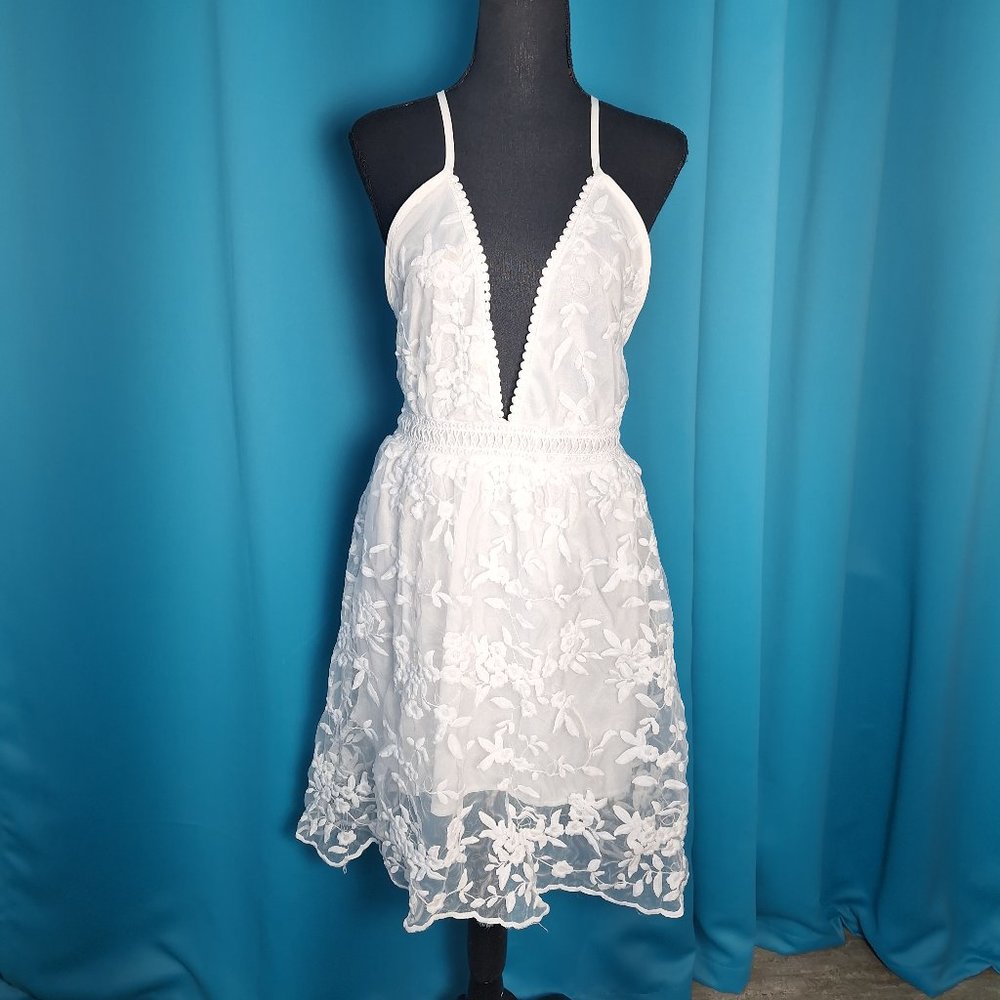 Short White Casual dress Large